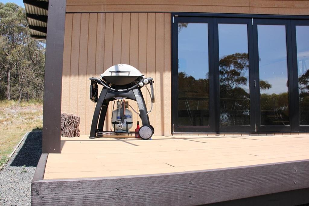 Bay Of Fires Eco Hut Off Grid Experience At Binalong Bay Villa Luaran gambar